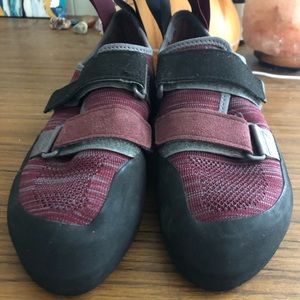Black diamond climbing shoes. Size 9